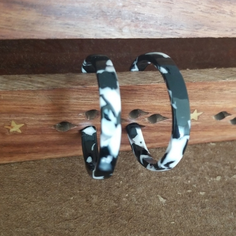 Black/White Swirl Acrylic Hoop Earrings